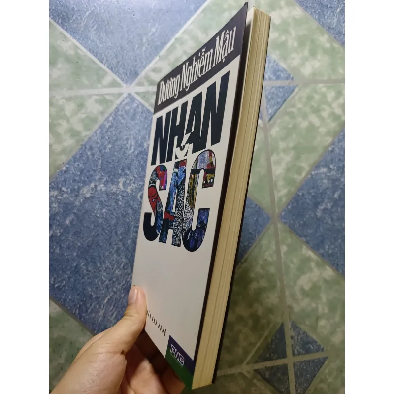 Nhan sắc - Dương Nghiễm Mậu 927790