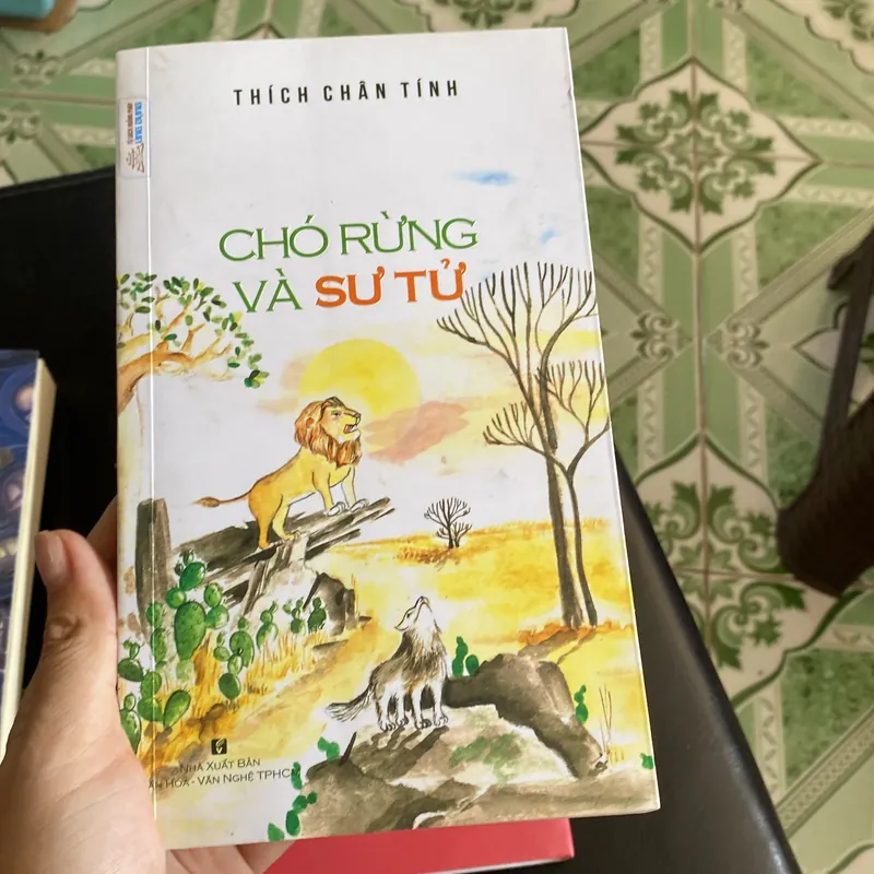 Chó và sư tử  711379