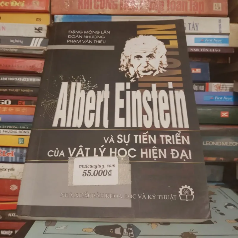 Albert Einstein và sự tiến triển của vật lý học hiện đại 762260