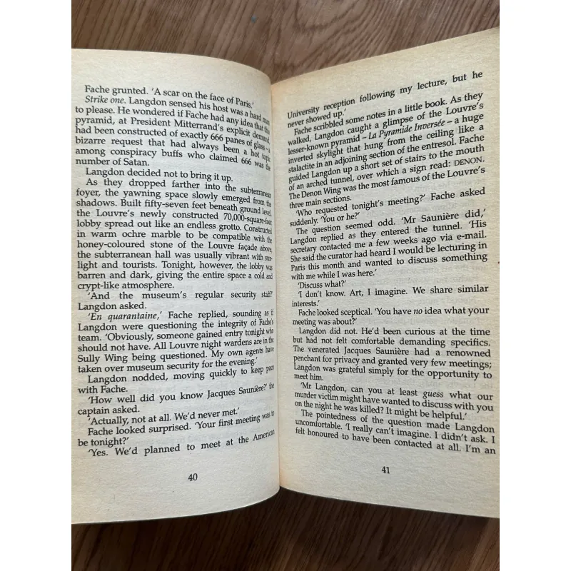 The Da Vinci Code - Dan Brown 787589