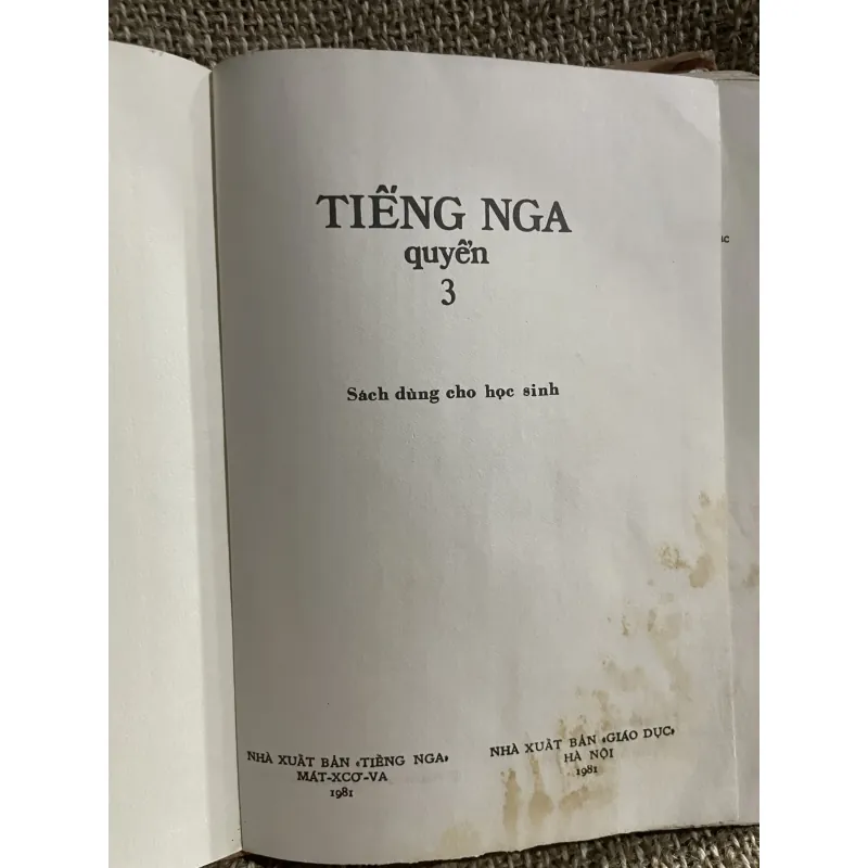 Tiếng Nga quyển 3 - minh họa màu ; 300 trang  1024147