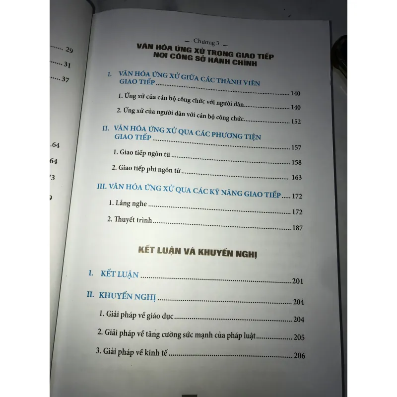 Văn hoá giao tiếp trong công sở hành chính trường hợp thành phố Hồ Chí Minh 761991