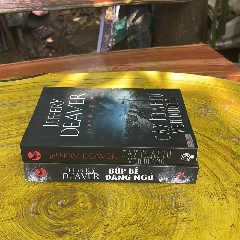 COMBO JEFFEREY DEAVER: CÂY THẬP TỰ VEN ĐƯỜNG & BÚP BÊ ĐANG NGỦ 748879