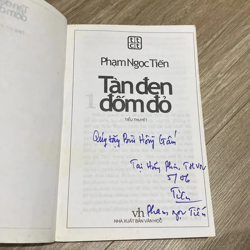 TÀN ĐEN ĐÓM ĐỎ, Phạm Ngọc Tiến, bản có chữ ký tác giả (XB 2006) 597868