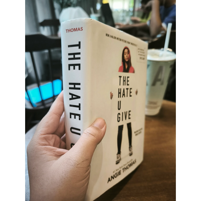 Ngoại văn bán chạy NYT về nạn phân biệt chủng tộc - THE HATE U GIVE - ANGIE THOMAS 474705
