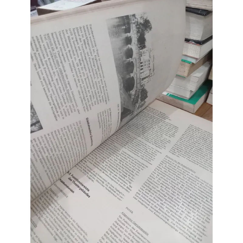 Rekonstruktion von Theatern 711515