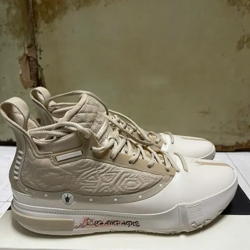Giày bóng rổ chính hãng Joker 1, size 10.5UK, mới 97% như hình 1004678