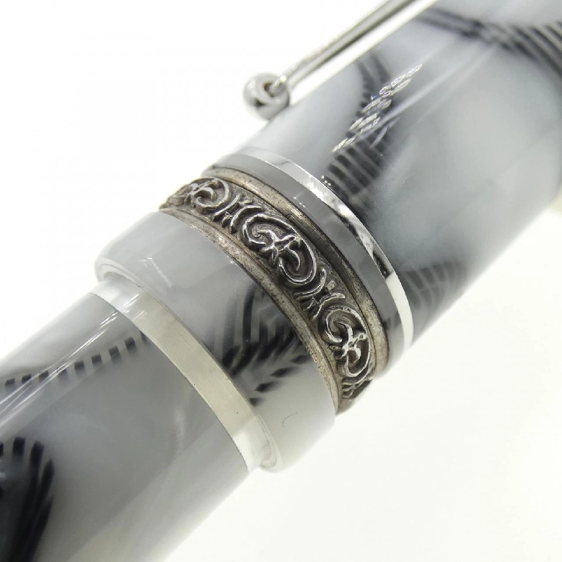 Bút máy Delta Dolce Vita Arctic Swirl Piston Filling - Hàng hiệu Authentic 880515