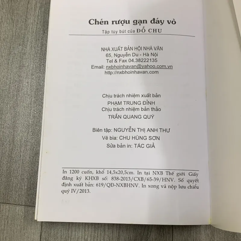 Chén rượu gạn đáy vò tuỳ bút. Có chữ ký tặng. 1a5 1002853