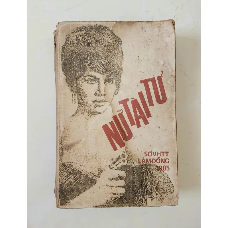 Truyện tình báo Liên Xô: NỮ TÀI TỬ 702971