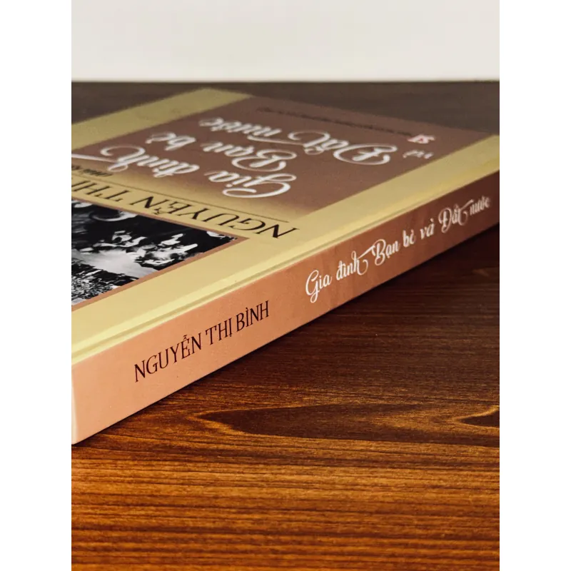 Gia đình, bạn bè và đất nước - Hồi ký Nguyễn Thị Bình 749252