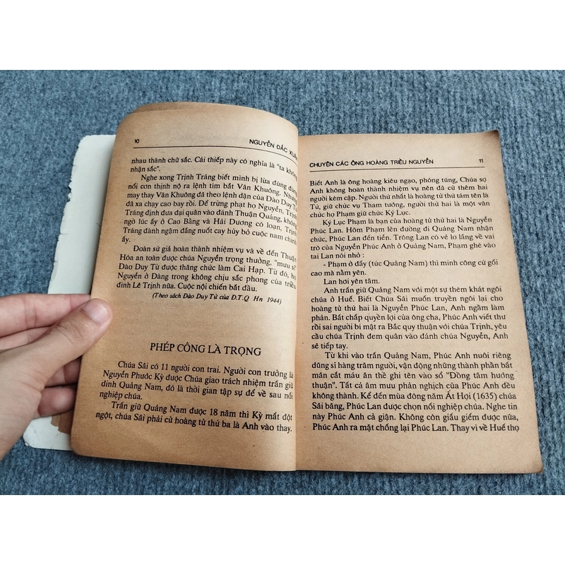 CHUYỆN CÁC ÔNG HOÀNG TRIỀU NGUYỄN 551725