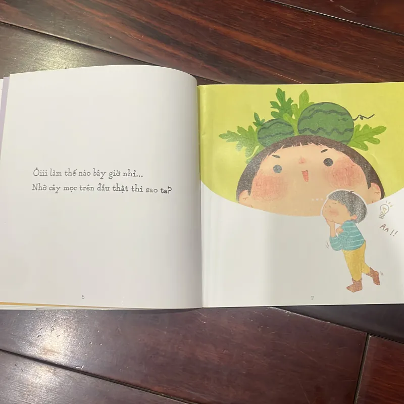 THUÝ AN : - Lỡ nuốt phải hạt dưa mất rồi  1028169