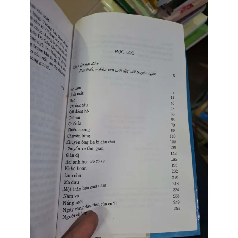 Bùi Hiển văn học việt nam hiện đại mới 90% 2012 Văn học Việt Nam HCM1809 560897