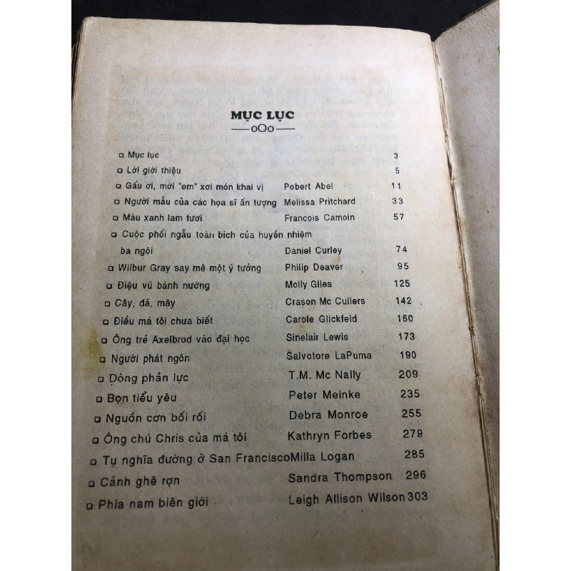 Tuyển Tập Truyện Ngắn Các Nhà Văn Trẻ Hoa Kỳ mới 60% ố vàng, bẩn bìa 1998 Phan Quang Định dịch và chú giải HPB0906 SÁCH VĂN HỌC 914810