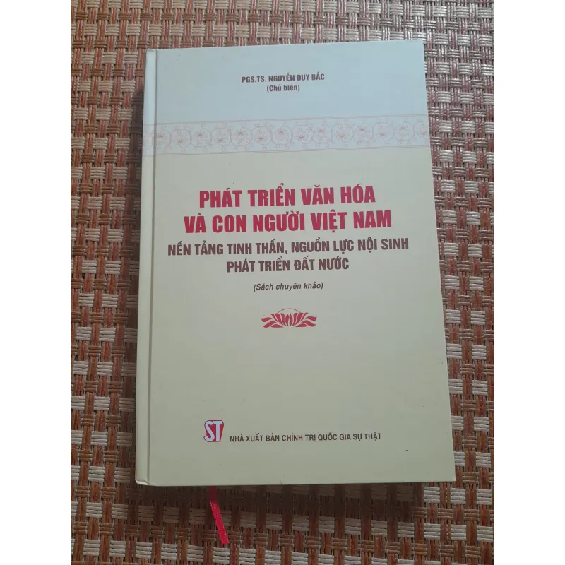 PHÁT TRIỂN VĂN HÓA VÀ CON NGƯỜI VIỆT NAM... 752477