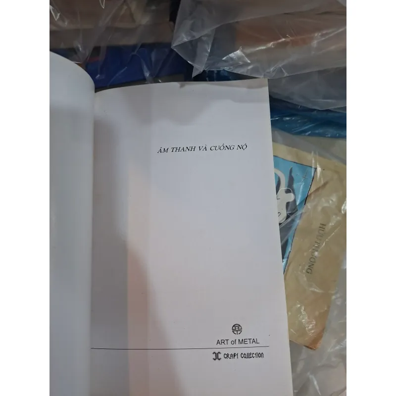 Âm thanh và cuồng nộ 936846