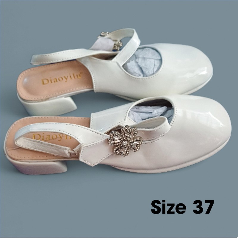 Giày sục nữ tag hoa đá xinh xắn size 37 77343