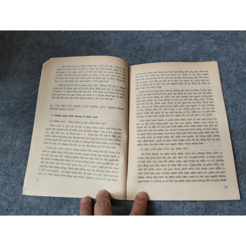 GIÁO DỤC PHÁP LUẬT TRONG NHÀ TRƯỜNG 718925