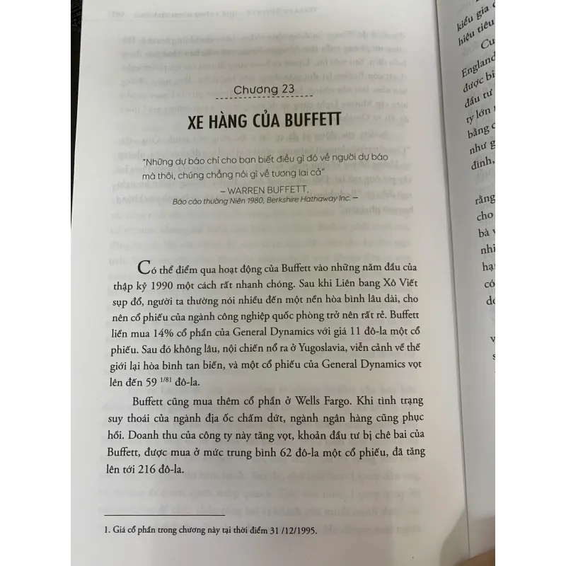 WARREN BUFFETT QUÁ TRÌNH HÌNH THÀNH MỘT NHÀ TƯ BẢN MỸ (BÌA CỨNG) - ROGER LOWENSTEIN 1008000