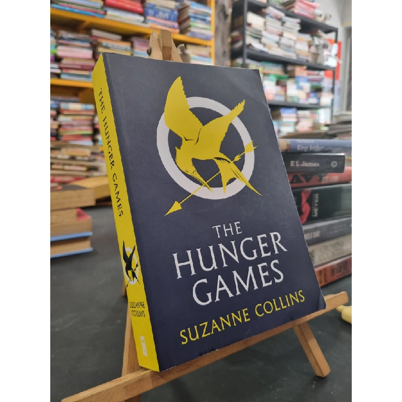 THE HUNGER GAMES - Suzanne Collins (Scholastic) 139177