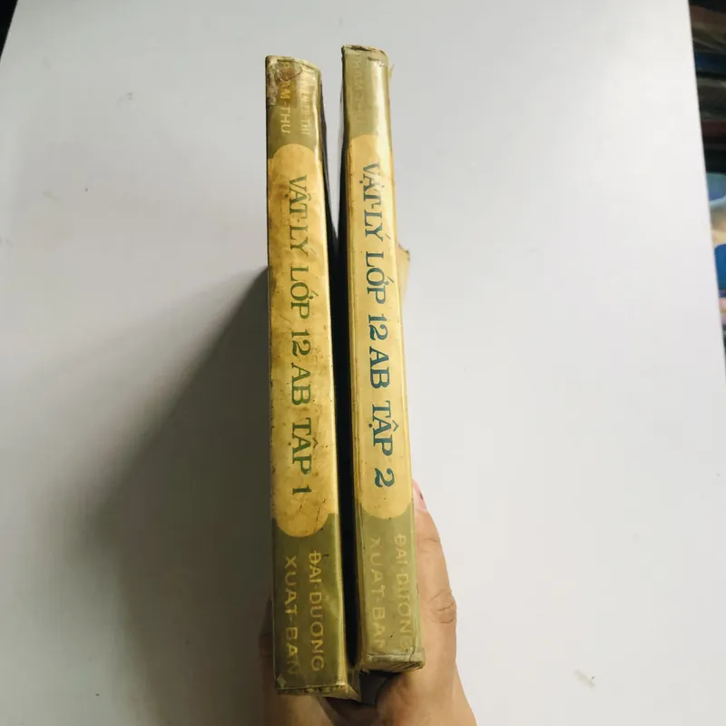 📚 BỘ 2 TẬP BÀI GIẢI TOÁN VẬT LÝ LỚP 12AB 571056