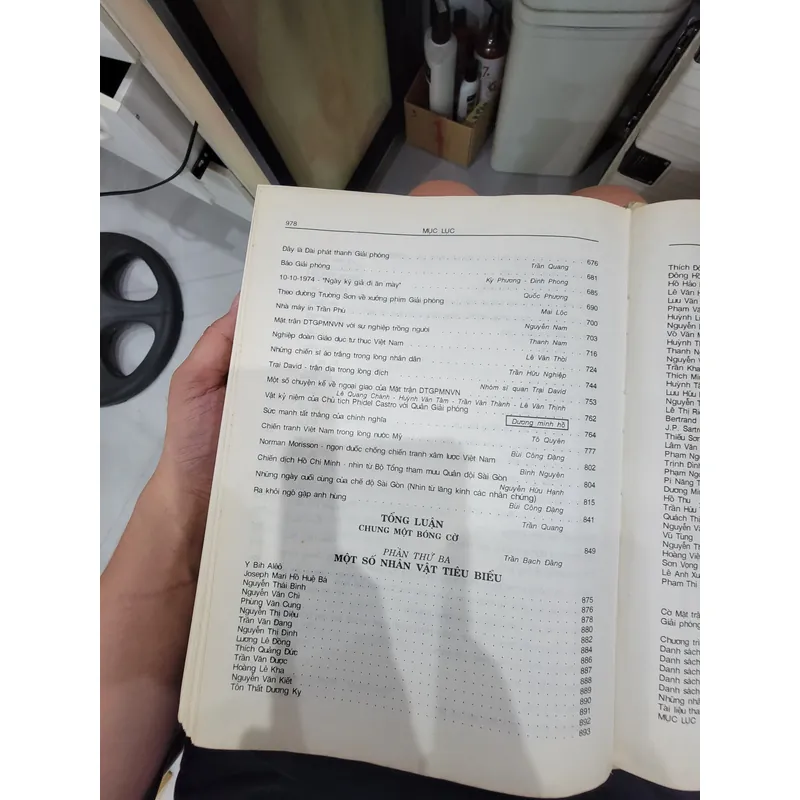 Chung một bóng cờ 596191