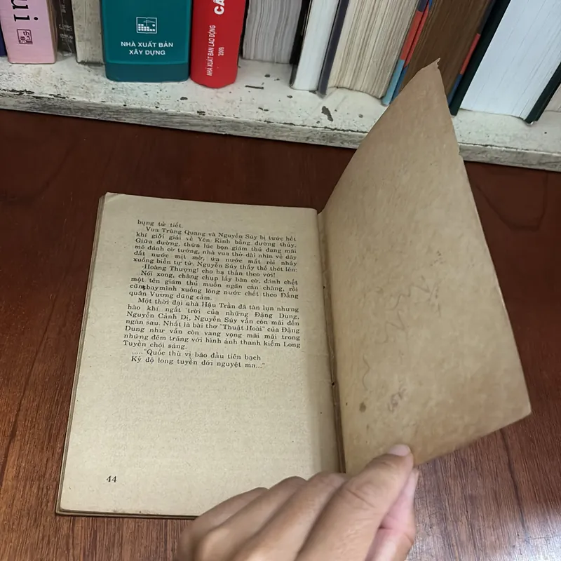 II Sách Xưa: Mài Kiếm Dưới Trăng (Tiểu Thuyết Dã Sử) - Phong Sơn - 1989 640399