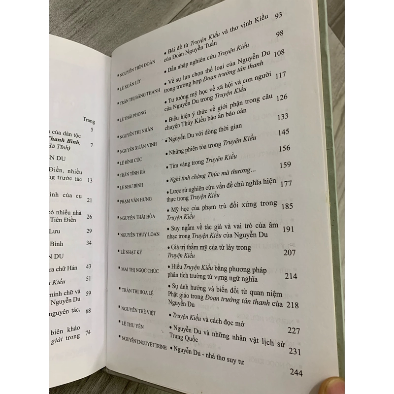 Dòng chảy văn hoá xứ nghệ từ truyện kiều đến phong trào thơ mới. 999 463761