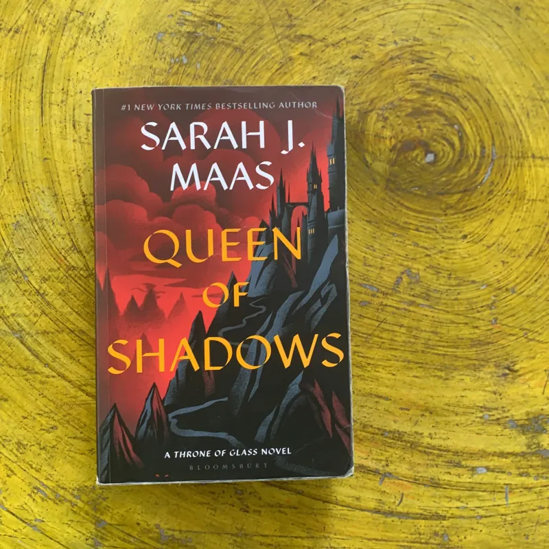 QUEEN OF SHADOWS- SARAH J. MAAS 937376