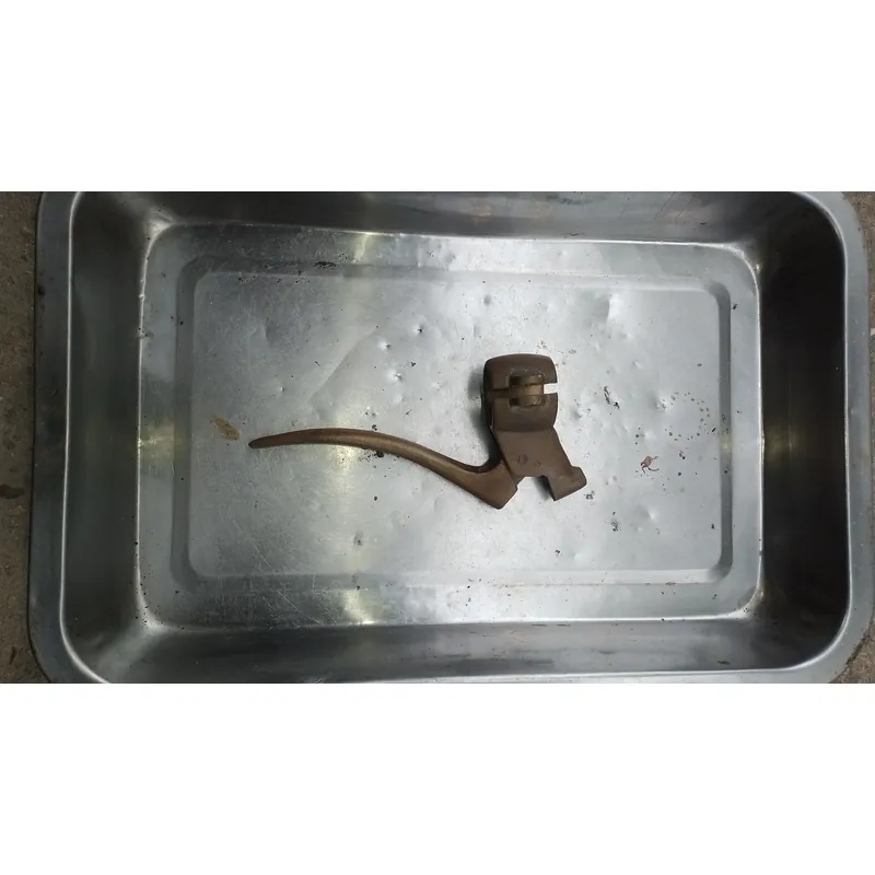 MỘT CHIẾC TAY PHANH XE ĐẠP CỔ XƯA ĐÔC BẰNG ĐỒNG NGUYÊN KHỐI...  661483