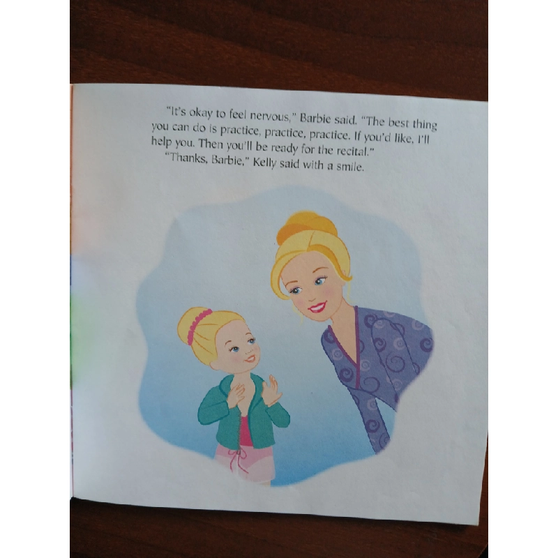 Barbie: Fashion Show Fun! - A Random House Pictureback Book 543812