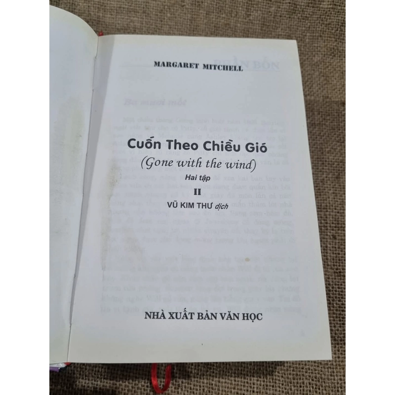 Cuốn Theo Chiều Gió; Vũ Kim Thư dịch,-  bìa cứng
1500 trang
 385600