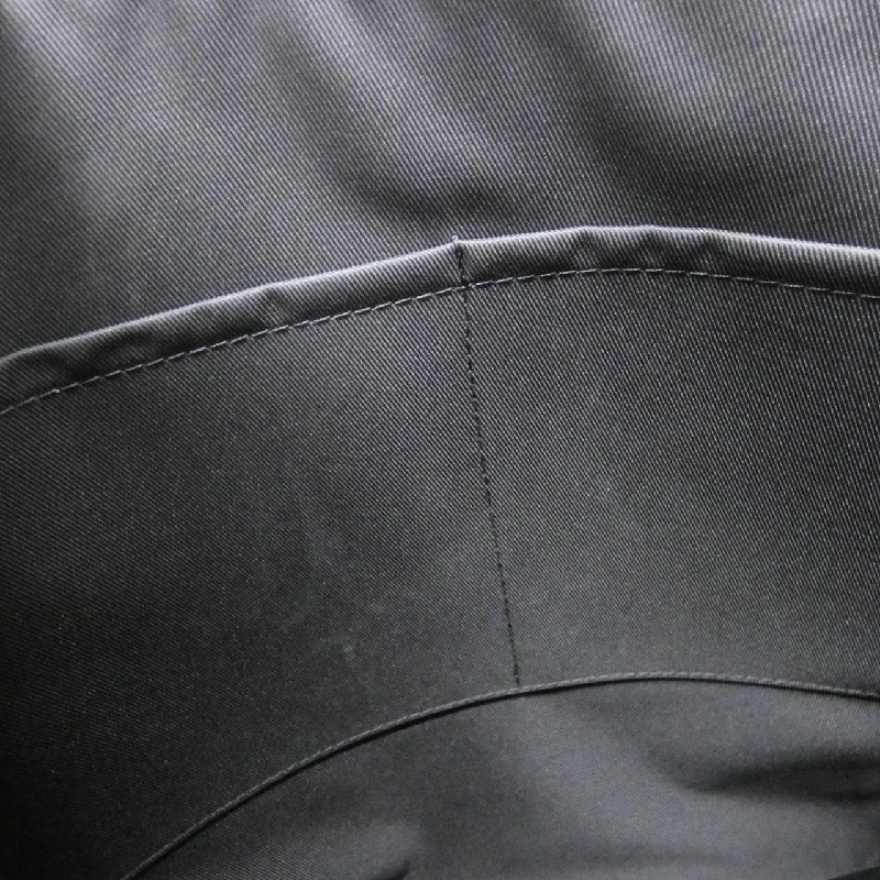 Túi xách Louis Vuitton Taiga Vertical Tote M30811 610521