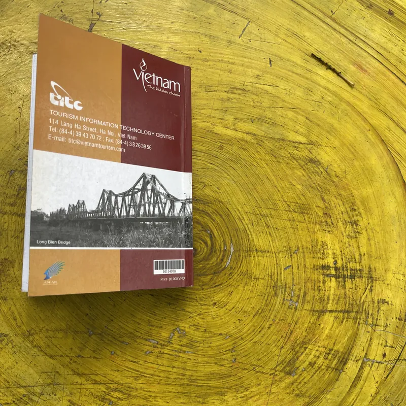 VIET NAM TOURIST GUIDEBOOK 591979