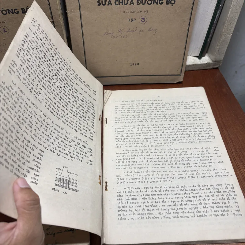 II Combo Sách, Vở Kỹ Thuật: Quản Lý Và Khai Thác Sửa Chữa Đường Bộ 958671