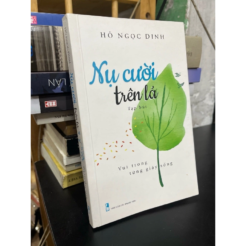 Nụ cười trên lá - Hồ Ngọc Dinh 731210