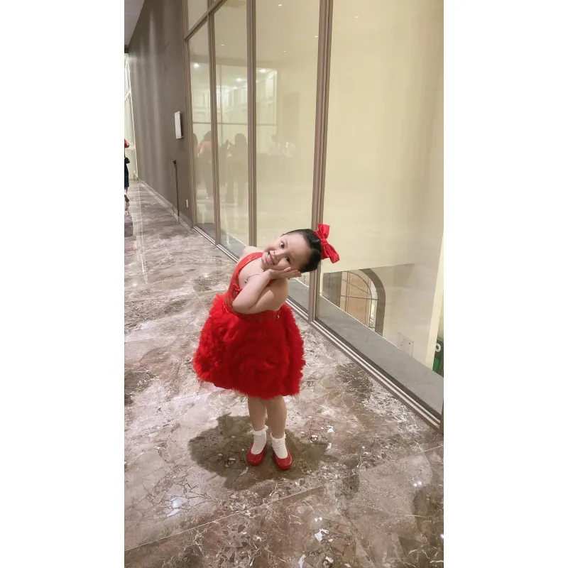 Đầm bé mới mặc 2l được tý ạ ,màu đỏ order về,size 25-31kg 791005