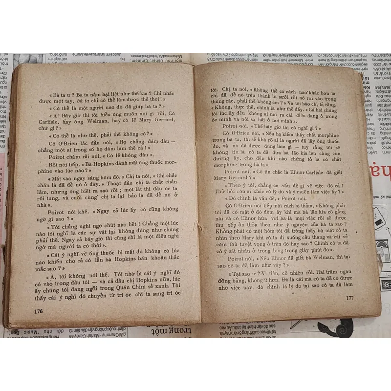 Trinh thám cổ điển của Agatha Christie: CÂY BÁCH BUỒN 711536