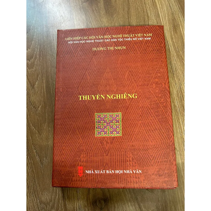 Thuyền Nghiêng - Dương Thị Nhụn 762584