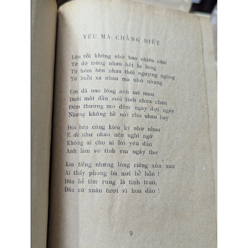 TA ĐỢI EM TỪ BA MƯƠI NĂM - VŨ HOÀNG CHƯƠNG ( SÁCH ĐÓNG LẠI BÌA , KO CÒN BÌA GỐC ) 304370