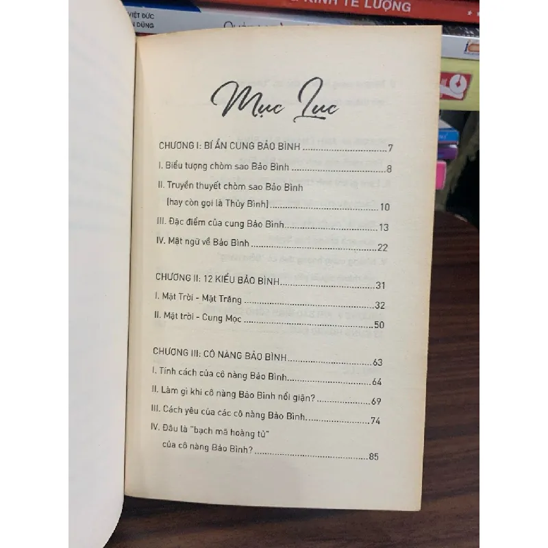 Bí ẩn 12 chòm sao: Bảo Bình khác biệt- Asbooks 606257