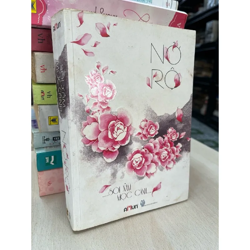 Nở rộ - Sói Xám Mọc Cánh 703582