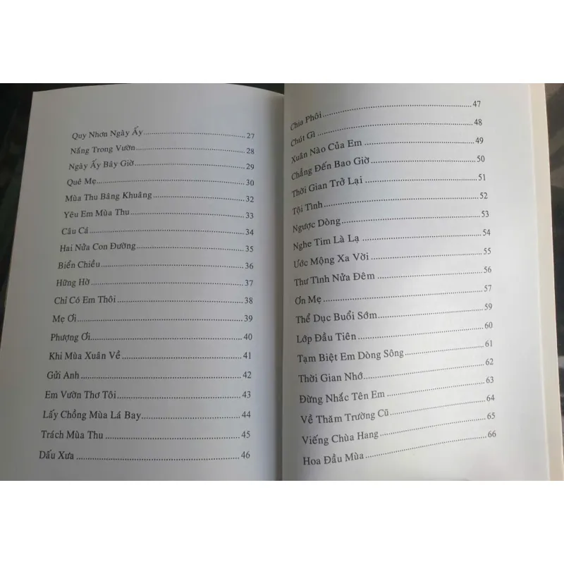 Sách Thơ - Bóng Thu 689532