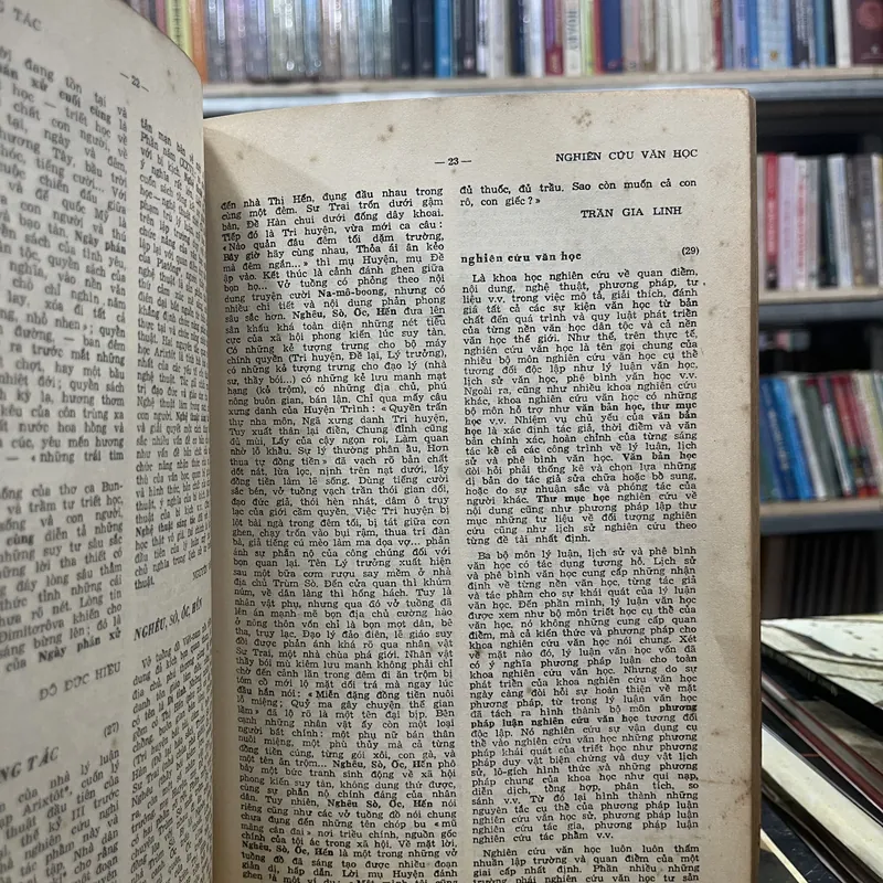 TỪ ĐIỂN VĂN HỌC(2 tập) 697568