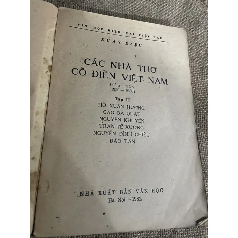 Nhà thơ cổ điển Việt Nam - xuân Diệu bộ hai tập  775803