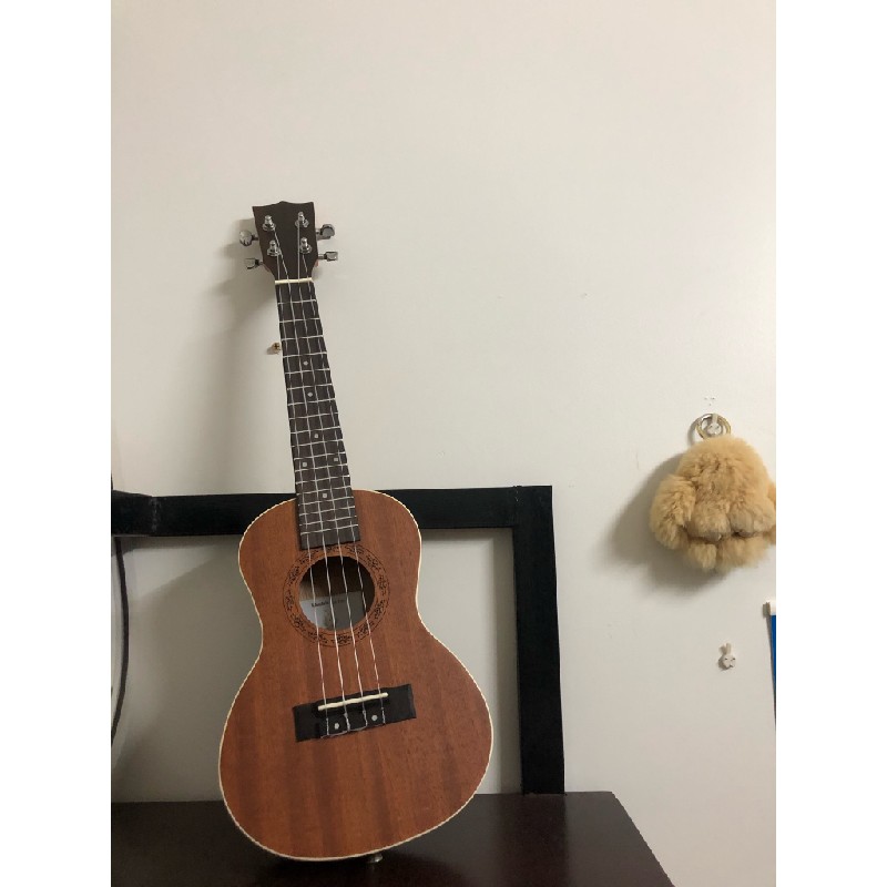 Ukulele chỉ qua sử dụng vài lần  25940