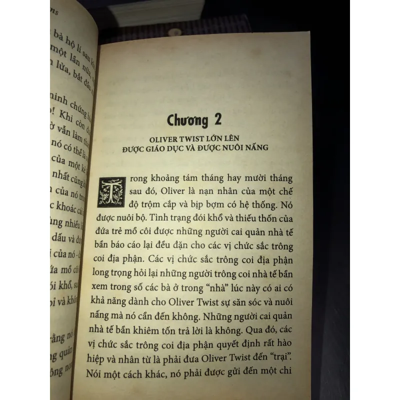 Oliver Twist - Charles Dickens 1023800