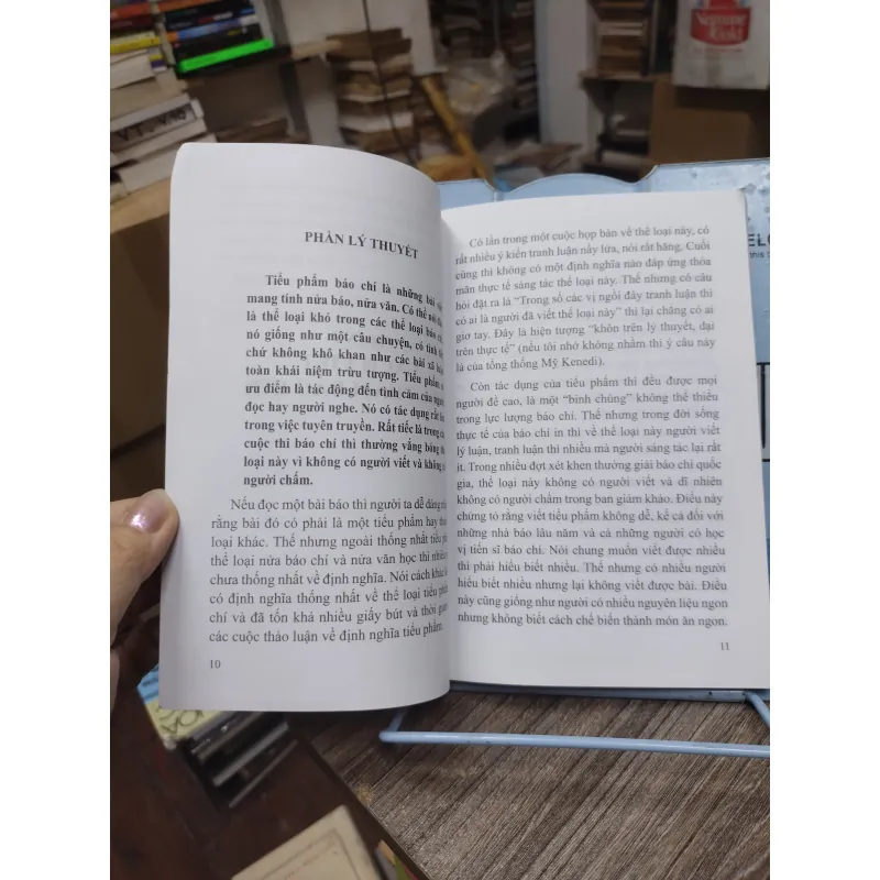 Sách: Cách viết tiểu phẩm báo chí và tiểu phẩm hài hước - TG: Trần Dzĩ Hạ (B1) 721137