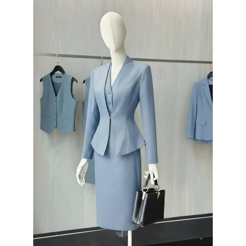 Trang phục công sở vest nữ tay dài màu xám kẻ sọc nhạt 715976